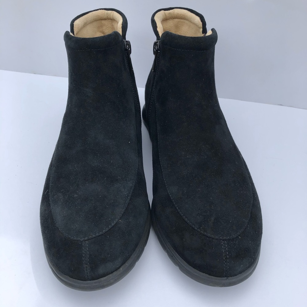 Neiman Marcus Booties Suede 7.5 Leman black